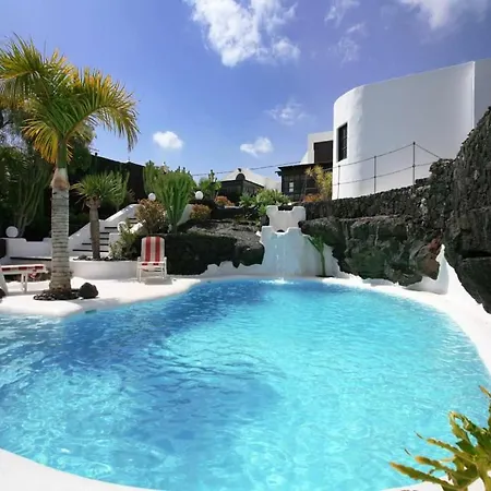 Sleeps 6 Pool Wifi וילה